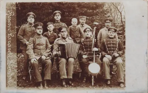 Foto-AK 1.WK Gruppenfoto Husaren-Regiment 10 Lazarett Stendal Sachsen-Anhalt