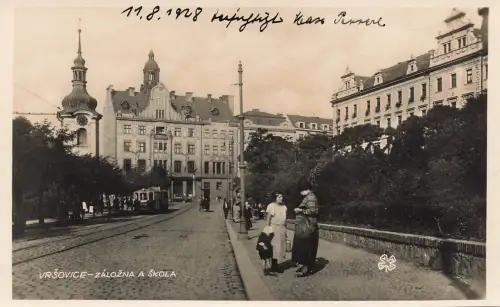 AK Prag Vrsovice Sparkasse Schule Straßenbahn Tschechien ungelaufen Postkarte