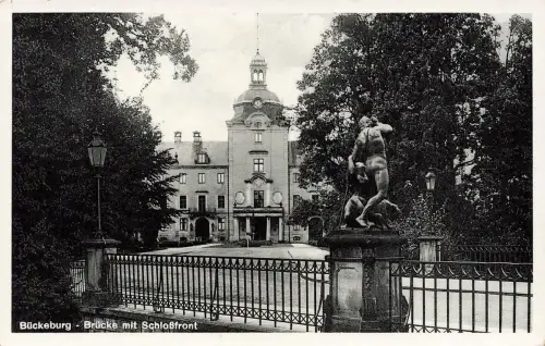 AK Bückeburg Brücke Schlossfront Niedersachsen ungelaufen Postkarte
