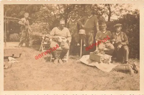 Deutsche Soldaten Rast bei Cherbourg Frankreich