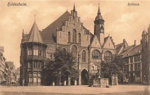 AK Hildesheim Rathaus Springbrunnen Niedersachsen ungelaufen Postkarte