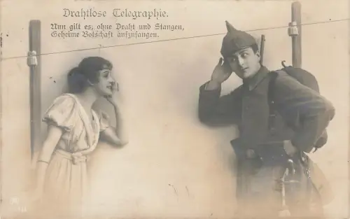 AK 1.WK Drahtlose Telegraphie Soldat Frau 1917 gelaufen Patriotika Postkarte