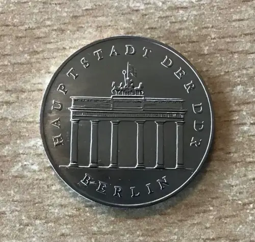 DDR 5 Mark Gedenkmünze "Brandenburger Tor Berlin" 1988