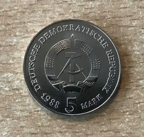 DDR 5 Mark Gedenkmünze "Brandenburger Tor Berlin" 1988