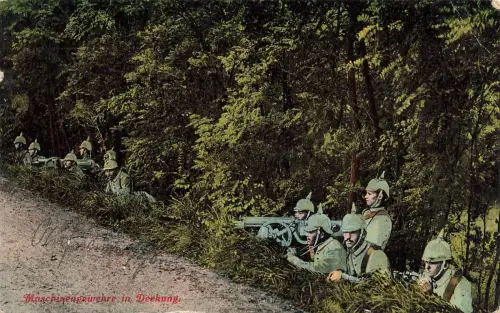 AK 1.WK Maschinengewehre in Deckung Soldaten 1917 gelaufen Patriotika Postkarte