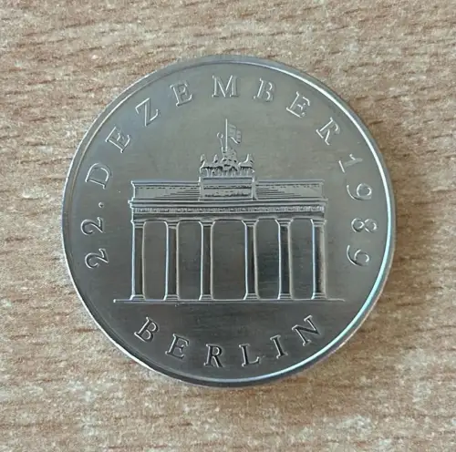 DDR 20 Mark Gedenkmünze "Brandenburger Tor Berlin" 1990