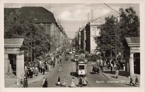 AK Berlin Leipziger Straße Oldtimer Straßenbahn Berlin ungelaufen Postkarte