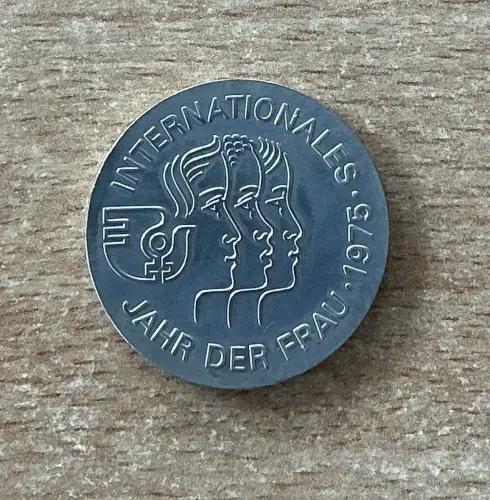DDR 5 Mark 1975 Internationales Jahr der Frau Gedenkmünze