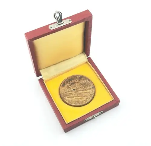 DDR Gedenkmedaille VEB Braunkohlen-Kombinat Senftenberg Glück Auf bronze