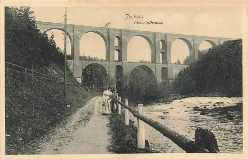 AK Jocketa Elstertalbbrücke Mutter und Sohn Sachsen ungelaufen Postkarte