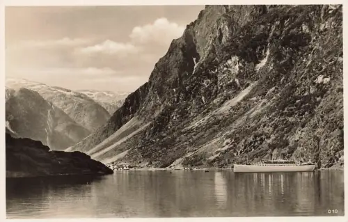 AK Nærøyfjord Gudvangen Fjordlandschaft Dampfer Norwegen ungelaufen Postkarte
