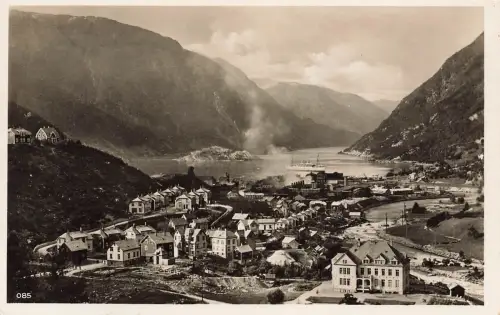 AK Odda Hardangerfjod Ortsansicht Norwegen ungelaufen Postkarte