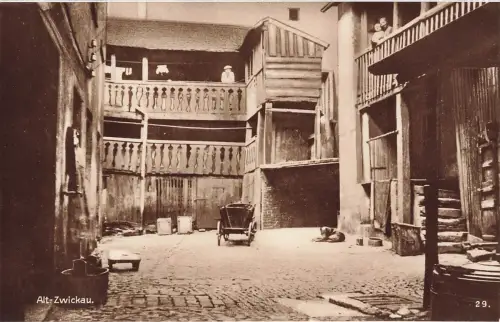 AK Alt-Zwickau Innenansicht von Gehöft Hund Sachsen ungelaufen Postkarte