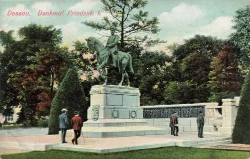 AK Dessau Denkmal Friedrich I. Sachsen-Anhalt ungelaufen Postkarte