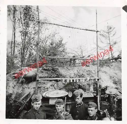 Deutsche Soldaten Vermittlungs Bunker Lodwa Stellung Leningrad Russland Ostfront