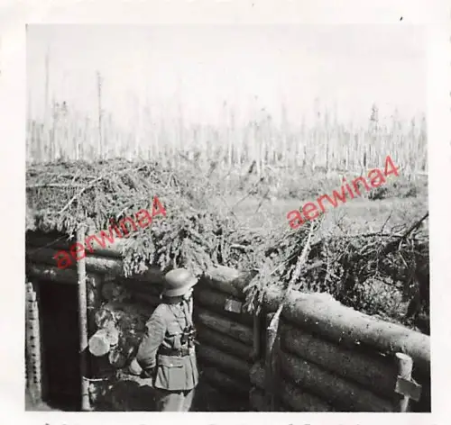 Deutscher Soldat Schützengraben Lodwa Stellung Blockade Leningrad Russland