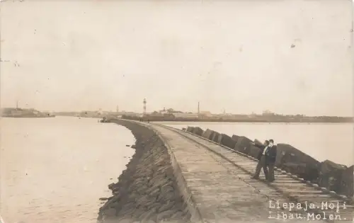 AK Libau Liepāja Molen Menschen Kurland Lettland ungelaufen Postkarte