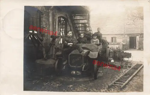 Foto AK Forst Knaben PKW Loreley Schmiede Brandenburg 1917 gelaufen Postkarte