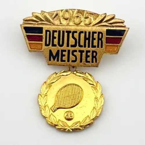 DDR Abzeichen Deutscher Meister Tennis 1965 goldfarben