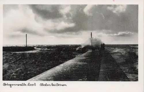 AK Rügenwalde Darłowo Mole bei Sturm Westpommern ungelaufen Postkarte