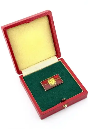 DDR Ehrennadel der Volkssolidarität