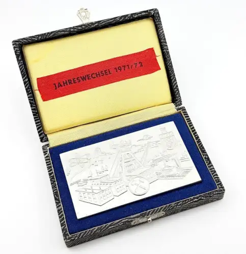 DDR Bergbau Plakette SDAG Wismut Bergbaubetrieb Aue Jahreswechsel 1971/72
