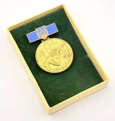 DDR FDJ Medaille Kampfauftrag der FDJ August 1961