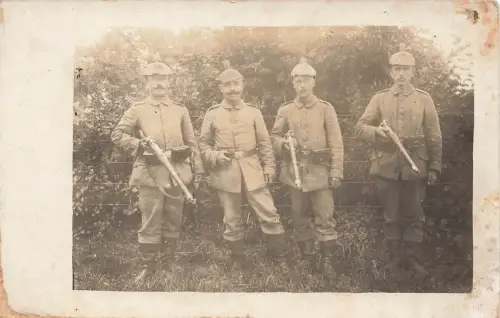 Fotokarte 1.WK Gruppenfoto Deutsche Soldaten Pickelhaube 64
