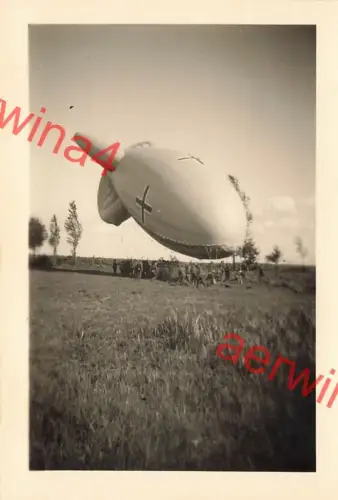 Deutscher Sperrballon mit deutschen Soldaten Fluss Ustja Rowno Ukraine Ostfront