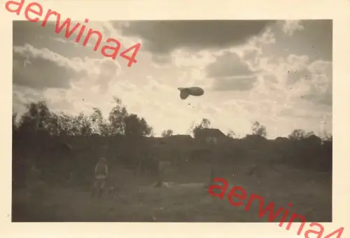 Deutscher Sperrballon zur Luftverteidigung Fluss Ustja Rowno Ukraine Ostfront