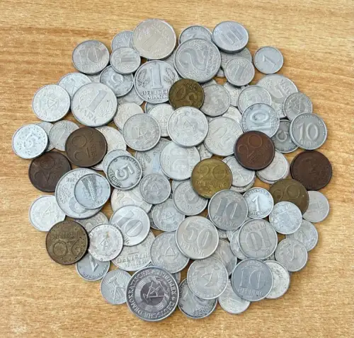 Lot/ Konvolut 100 DDR Münzen 1Pfennig - 2 Mark Kleinmünzen