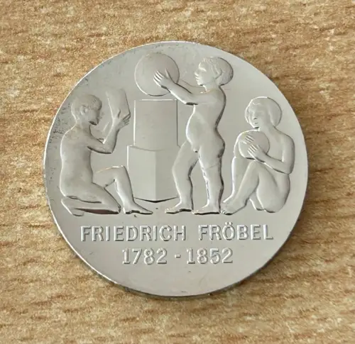 DDR 5 Mark 1982 Friedrich Fröbel Gedenkmünze
