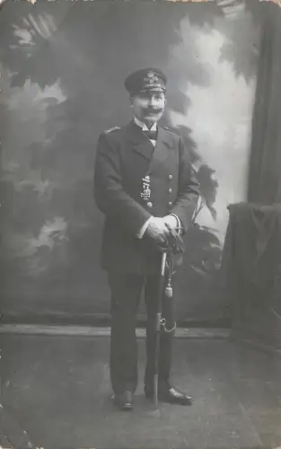 Fotokarte 1.WK Marineoffizier mit Marinesäbel EK-2 Verleihung Knooke Belgien