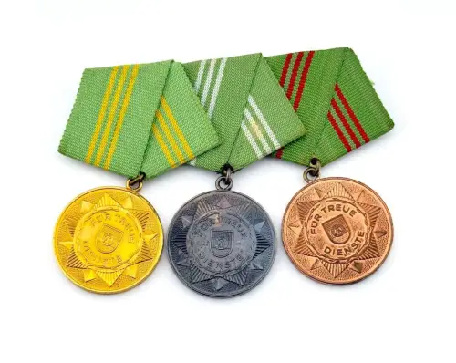DDR Ordensspange Medaillen treue Dienste in den Bewaffneten Organen des MdI