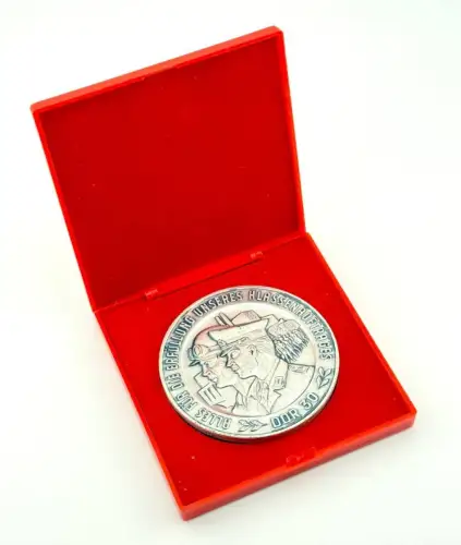DDR Medaille Alles für die Erfüllung unseres Klassenauftrages DDR 30