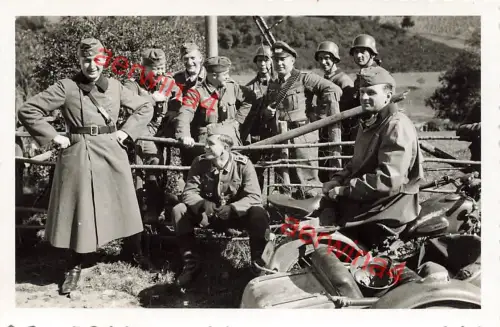 Deutsche Soldaten mit Motorrad bei Elcherath Eifel Westwall