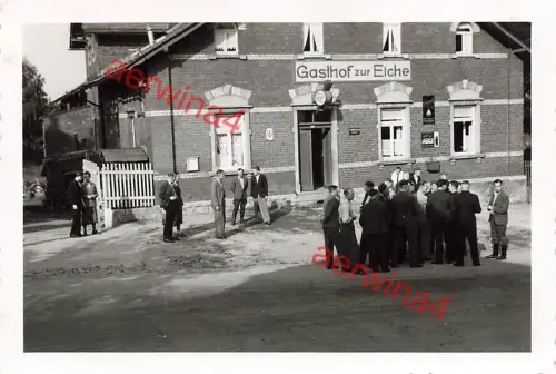 Zukunftige Soldaten sammeln sich am Gasthof zur Eiche Auerbach