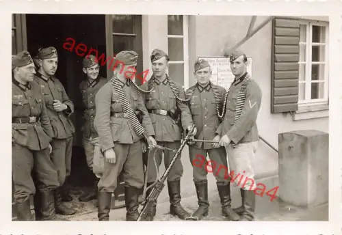 Deutsche Soldaten mit MG-34 Oktober 1939 Elcherath Eifel Westwall
