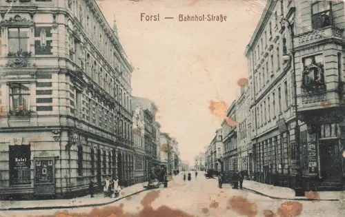 AK Forst Bahnhofsstraße Hotel Kade Brandenburg Lausitz 1944 gelaufen Postkarte