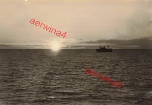 Frachter am Eismeer bei Petsamo Lappland Finnland