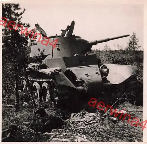 Russischer Panzer BT-7 erledigt mit MG und Handgranaten Salla Lappland Finnland