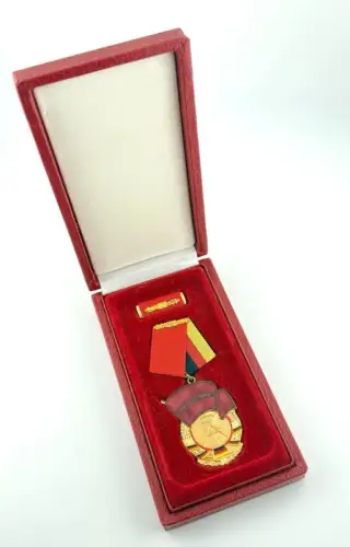 DDR Orden Banner der Arbeit Stufe II