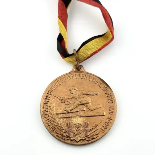 DDR VP Medaille Bestenermittlung in Körperkultur und Sport in Bronze