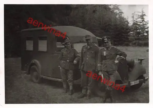 Umgebauter PKW Mercedes 320 früher Krankenwagen