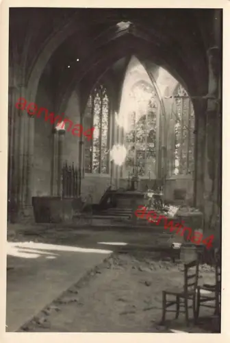 Zerstörtes Altar der Kirche in Rethel Frankreich