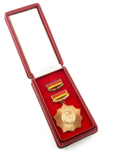 DDR VVO Vaterländischer Verdienstorden in Bronze Bartel 5e