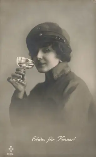 AK 1.WK Frau Portrait Sektglas Etwas für Kenner ungelaufen Patriotika Postkarte
