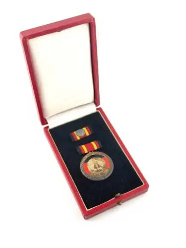 DDR Verdienstmedaille der Deutschen Demokratischen Republik