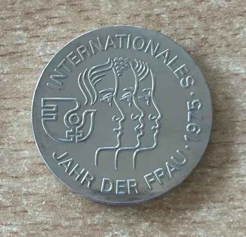 DDR 5 Mark 1975 Internationales Jahr der Frau Gedenkmünze