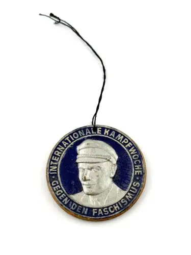 DDR Plakette Internationale Kampfwoche gegen den Faschismus